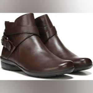 Naturalizer brown boots